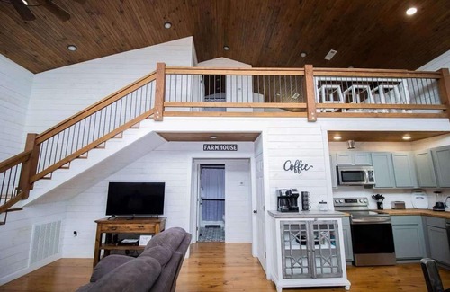 Compton House | Compton Cabin ⭐ Views & Wi-Fi near Buffalo River