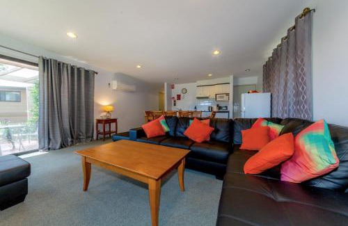Salamander Bay Apartment | Condo 105 @ Horizons Golf Resort - Salamander Bay NSW