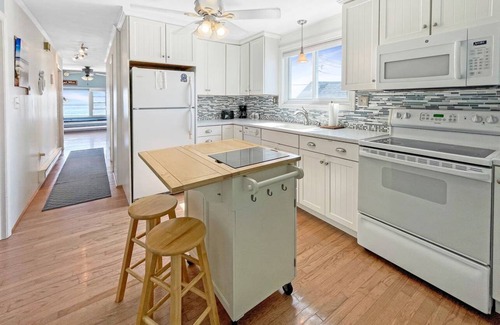 York Beach Condo | Condo ∙ 2 bedrooms ∙ 6 guests