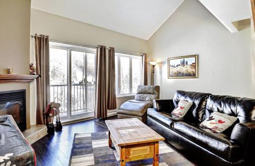 Stoneham Apartment | Condo 306 33 Chemin du Hameau by Les Chalets Alpins