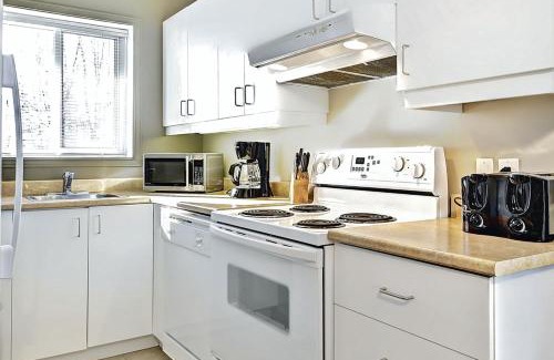 Stoneham Apartment | Condo 306 33 Chemin du Hameau by Les Chalets Alpins