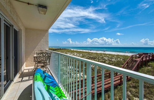 Navarre Beach Condo | Condo ∙ 4 bedrooms ∙ 10 guests