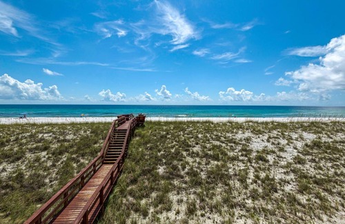 Navarre Beach Condo | Condo ∙ 4 bedrooms ∙ 10 guests