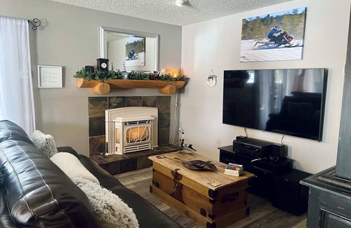 Frisco Condo | Condo by The River Su