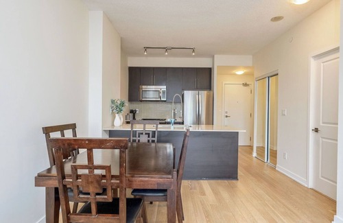 Mississauga Apartment | Condo Centrally Located in Downtown Mississauga