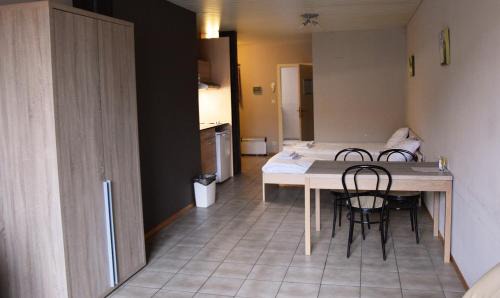 Amandus - Atheneum Apartment | Condo Gardens Antwerp