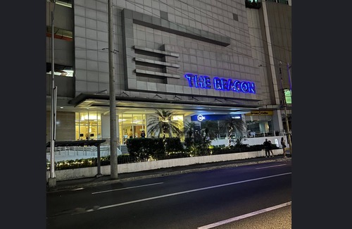 Bangkal Condo | Condo in Makati studio type fast wifi netflix