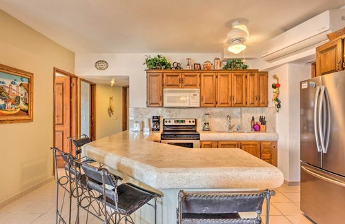 Centro Condo | Condo in Plaza Nautica < 1 Mile to The Arch!