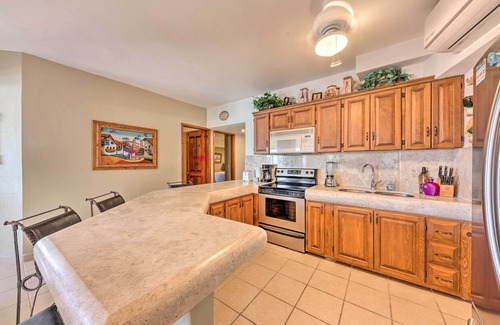 Centro Condo | Condo in Plaza Nautica < 1 Mile to The Arch!