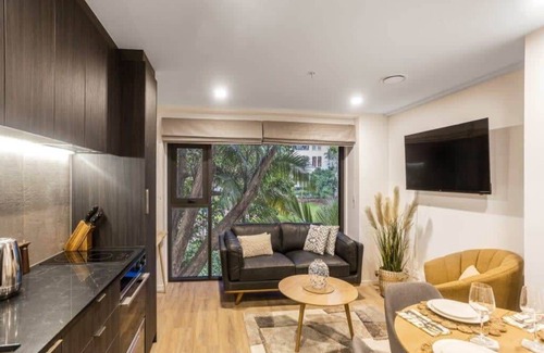 Newton Condo | Condo in Queen St CBD w Pool and Gym Zodiak Stays