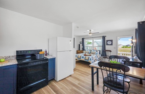 Goodland Condo | Condo located in Goodland just a short walk from great food