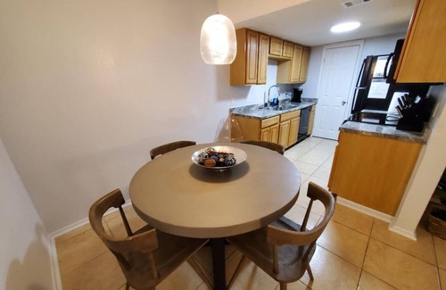 Riverside Condo | Condo near Downtown Austin