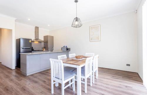 Harrisdale House | Condo on Bambili