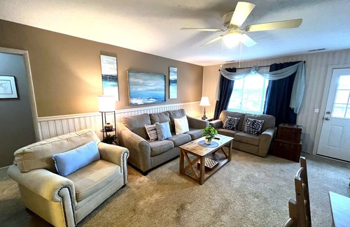 Huron Condo | Condo Overlooking the Marina!