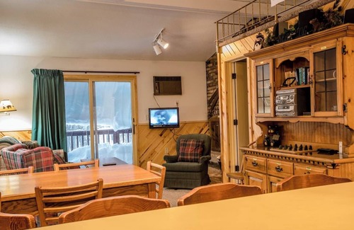 Bessemer Apartment | Condo-Style Vacation Home Walking Distance To Ski Hill