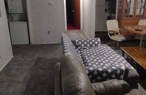 Bensalem Condo | Condo with 1 bedroom, livingroom and bathroom