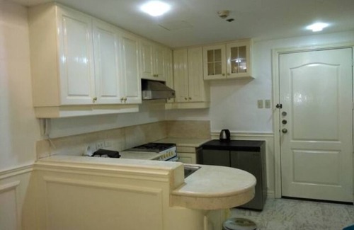 Ermita Night District Condo | Condo with balcony and bay view in malate, manila
