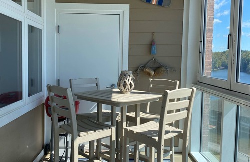 Smith Mountain Lake Condo | Condo with great Lake views. Come stay with us on your vacation ￼