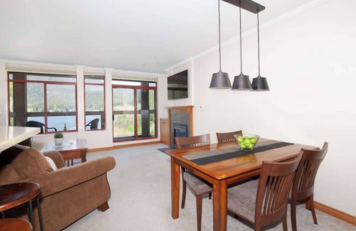 Nicklaus North Condo | Condo with Lake & Golf Course Views from Balcony