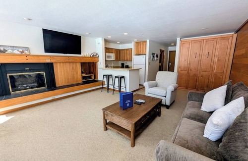 Lakeside Village Condo | Condo with pool and hot tub onsite & free shuttle