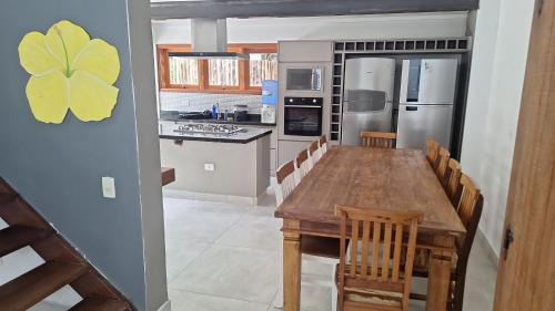 Maresias House | Condominio Vila dos Tucanos Canto Moreira 1 quadra da praia ,q tenis, piscina ,portaria 24 hs