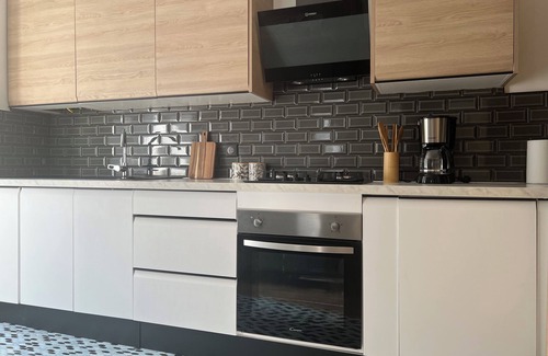 Quartier de la Goutte-d'Or Apartment | Confort & Calme à Paris - 2 Bedrooms, Idéal Famille ou Pro, Metro à 2 min