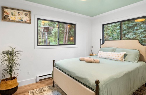 Kings Valley House | Conifer Mtn. Chalet Cozy & Family-friendly-Sleeps 7 “Spring Discount!”