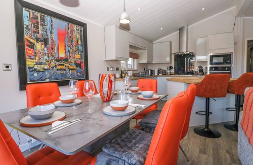 Tewitfield Cottage | CONISTON VIEW LODGE, pet friendly, with pool in Carnforth
