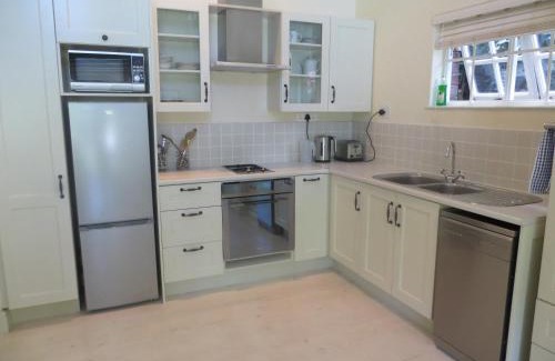Alphen Cabin | Constantia Valley Lodge