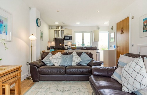 Treyarnon Cottage | CONSTANTINE BAY COTTAGE, pet friendly in Constantine Bay
