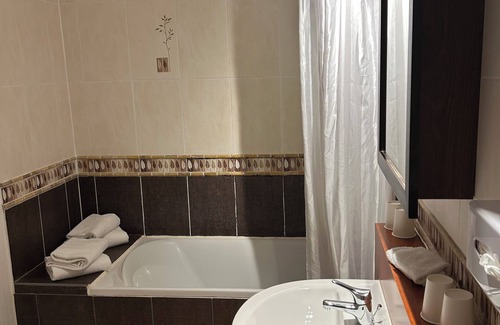 Carentan Hotel | Contact Hotel Utah Beach Carentan