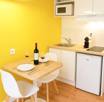 Lisieux Apartment | CONTEMPORAIN avec Terrasse - Plein centre Ville