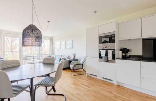 Tower Hamlets Apartment | Contemporarily Designed 2BD Flat, Bow Common