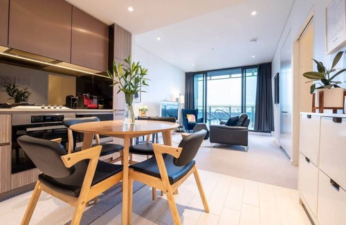 Zetland Apartment | Contemporary 2-Bed Apartment Minutes to City