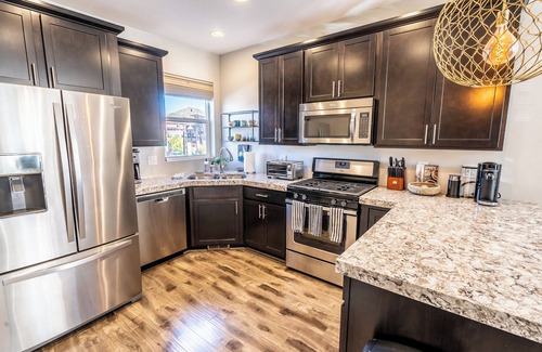 Kimball Junction Condo | Contemporary 2-bedroom Townhome in Kimball Junction, Park City- private hot tub