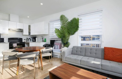 Sainte-Marie Apartment | Contemporary 2BR Retreat in MTL's Gay Village