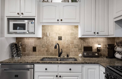 West Oak Hill House | ★ Contemporary 3BR Ranch in S. Central Austin ★