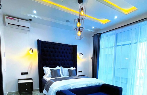 Akure House | Contemporary 4 Bedroom Villa with VR Room and Fast Starlink 250Mbps Internet