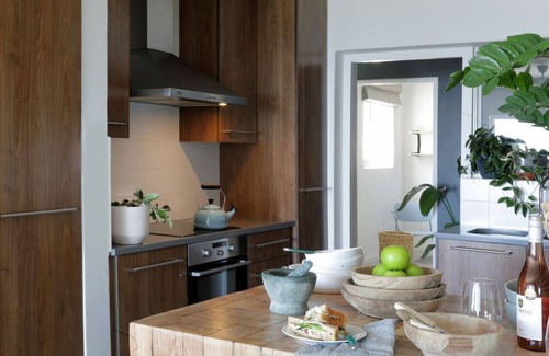 Clifton Apartment | Contemporary Clifton Apartment - Number 5104