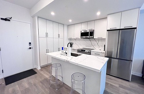 Innisfil Condo | Contemporary Condo At Friday Harbour Resort!