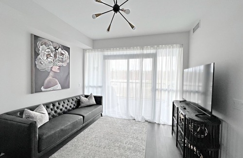 Innisfil Condo | Contemporary Condo At Friday Harbour Resort!
