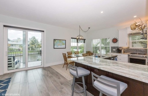 Goodland Condo | Contemporary Condo with Million Dollar View!