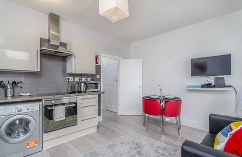 Plumstead Apartment | Contemporary cosy Apartment