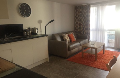 Emersons Green Cottage | Contemporary cottage close to Bristol and Bath