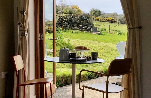 Penryn Cottage | Contemporary cottage for 2 people (plus baby) in rural setting near to Falmouth
