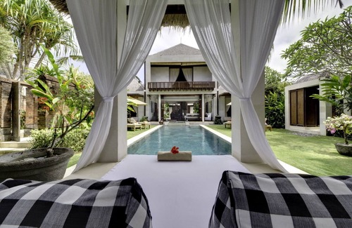 Ketewel Villa | Contemporary design mixed with traditional Javanese villa, Ketewel