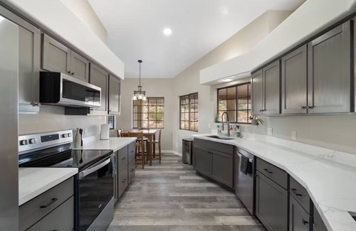 Clarkdale House | Contemporary, elevated, open-concept chateau with 4-bedrooms - Sedona Views