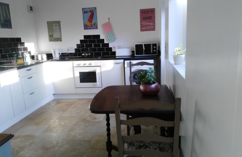Sleaford Cottage | Contemporary Garden Cottage