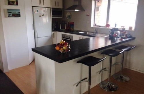 Spreydon House | Contemporary, Great location, Quiet. Sunny.
