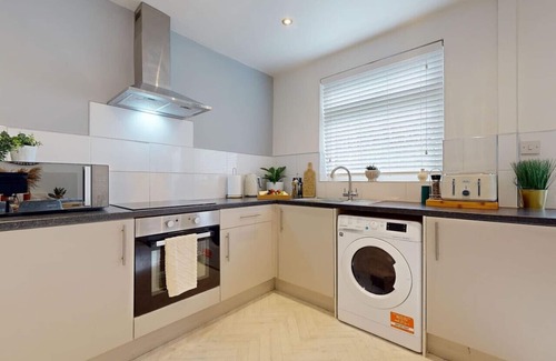 Nottingham House | Contemporary Hideaway by Nottingham Castle - 5 bed